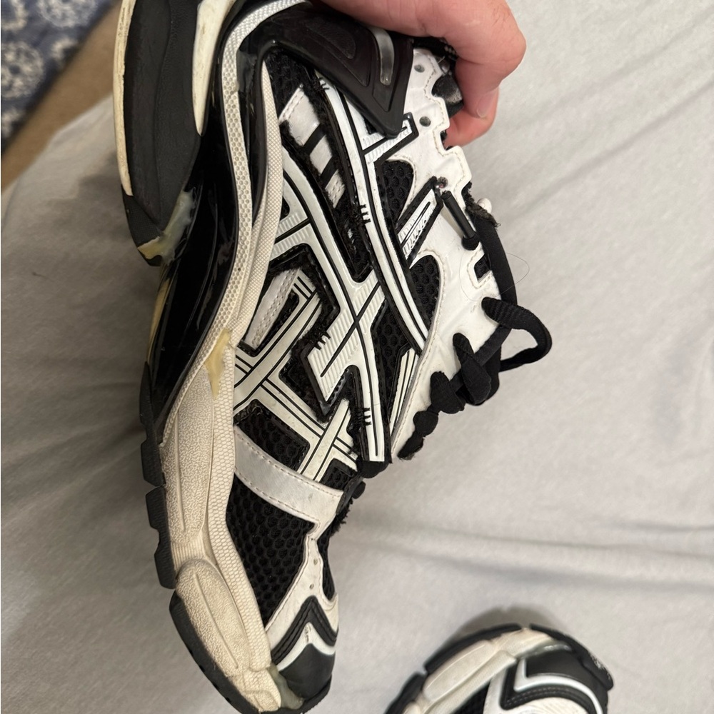 Balenciaga Black and White Athletic Shoes - Picture 6 of 7